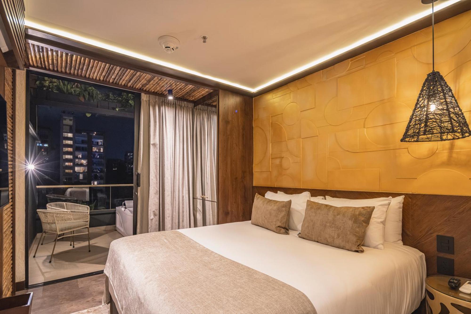 Golden Valley Hotel Медельин Экстерьер фото